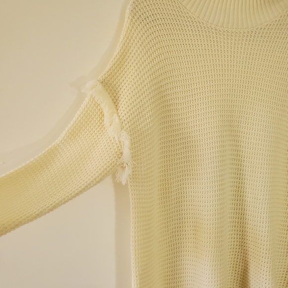 Umgee Cream Fringe Oversized Waffle Knit Pullover Mock Neck Sweater Small - Picture 3 of 6